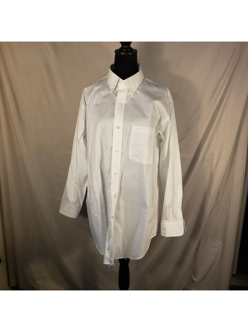 Berkley Jensen Elegant White Men's Dress Shirt - L (16-16.5 32/33)
